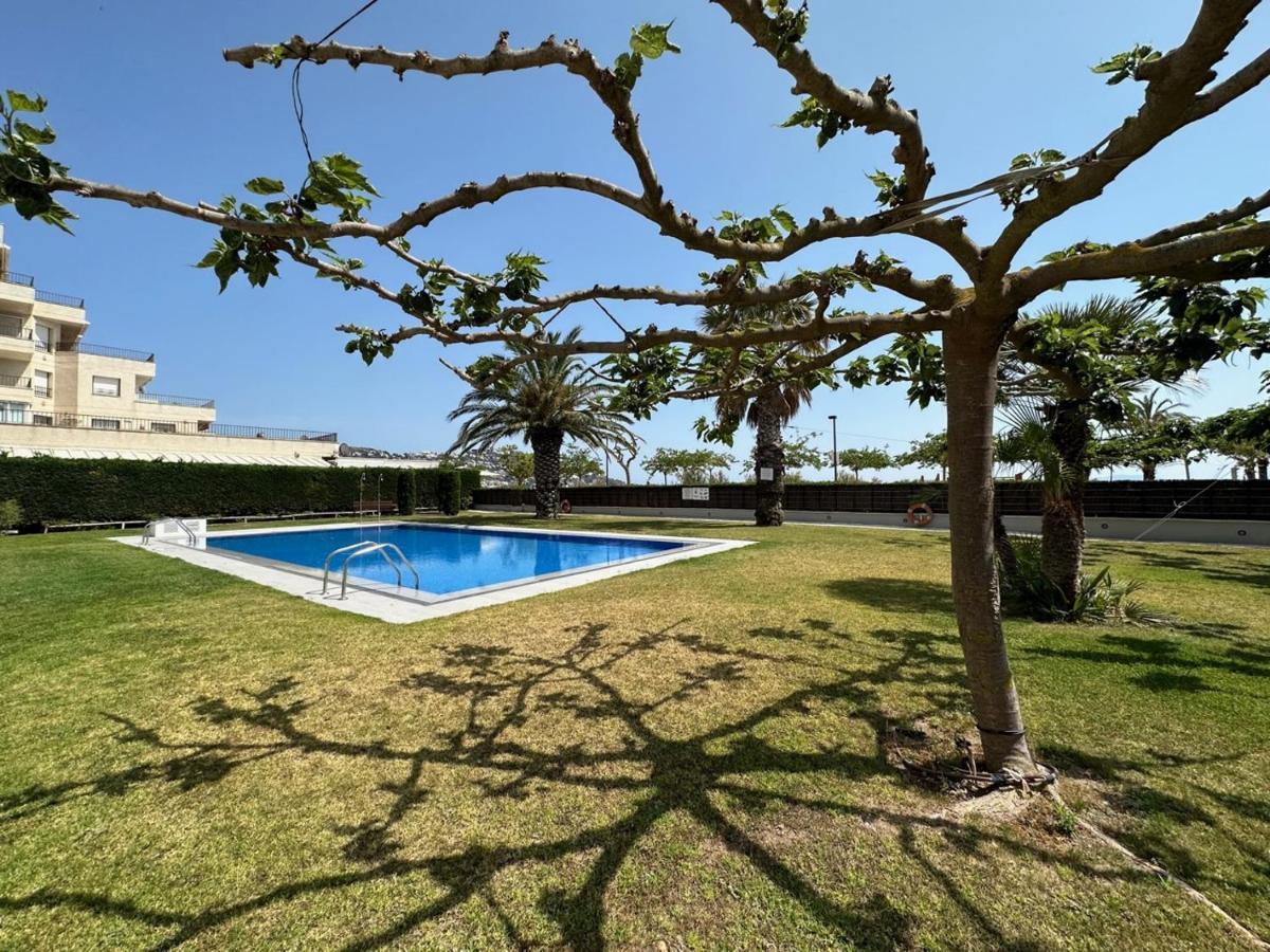 Marina Park Roses Apartment Exterior photo